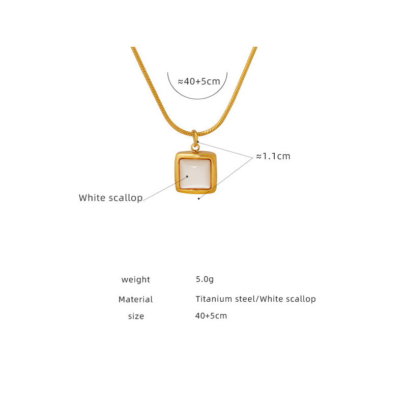Minimalistische Quadrat Halskette mit weißem Muschel-Anhänger | Titanstahl 18k Gold oder Stahlfarben | Understated Schmuckdesign | Skandinavischer Style