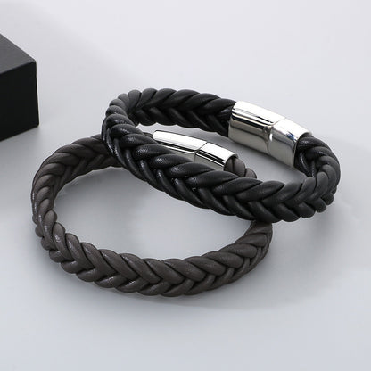 Schlichtes Lederarmband für Herren mit Edelstahl – Handgeflochten & Minimalistisch