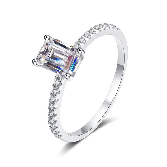 Radiant-Schliff Zirkonia Ring mit 4-Klauenfassung | 1ct Hauptstein (5x7mm) in Pavé-Sterlingsilber mit Rhodiumplattierung