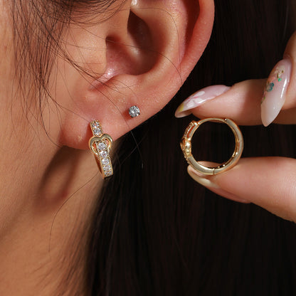 Romantische Herz-Ohrringe mit funkelnden Zirkonia | 18K Goldbeschichtung, 18mm Durchmesser