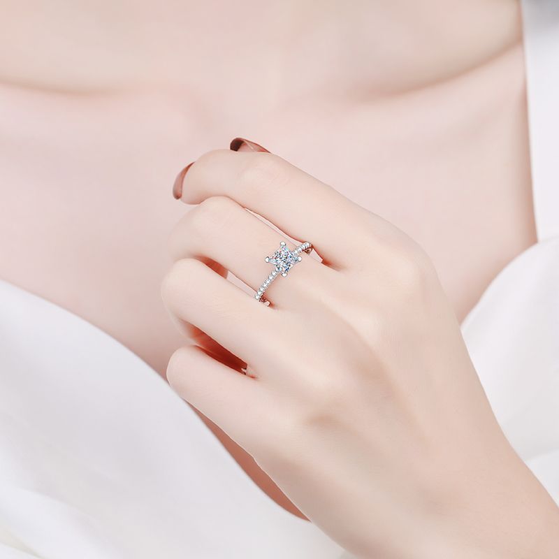 Prinzessin-Schliff Zirkonia Ring mit Pavé-Fassung | 1ct Hauptstein in S925 Sterlingsilber mit Rhodium-Plattierung