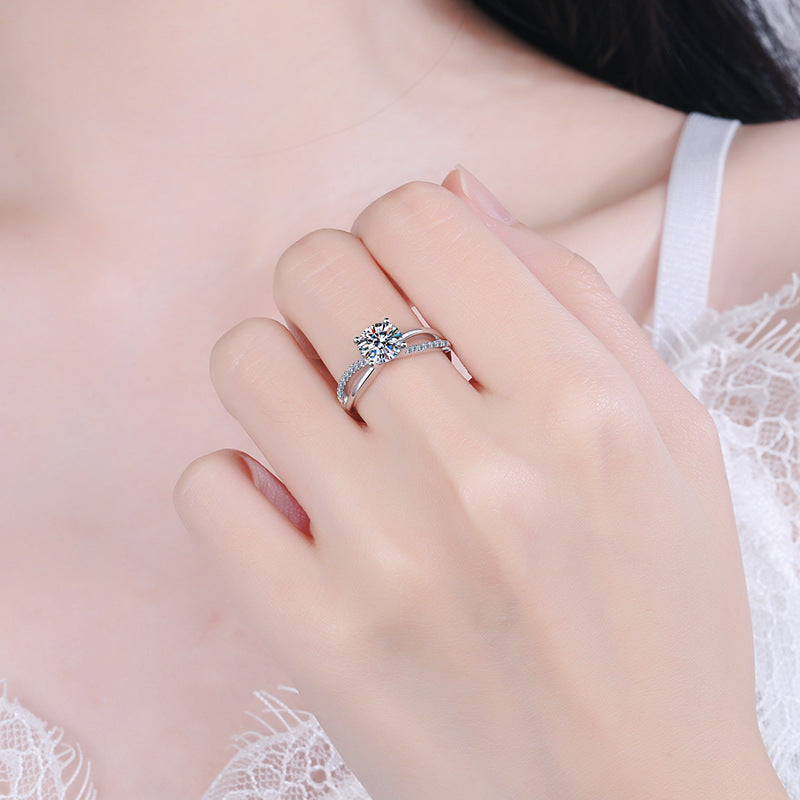 Vierkrallen Zirkonia Ring (1ct) mit verschlungenem Kabelband – 925er Sterlingsilber rhodiniert