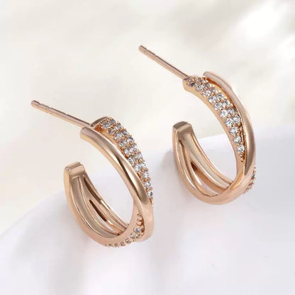 Verdrehte Kreuz-Ohrstecker 18K Gold vergoldet | Zirkonia Schmuck | Elegante Ohrringe