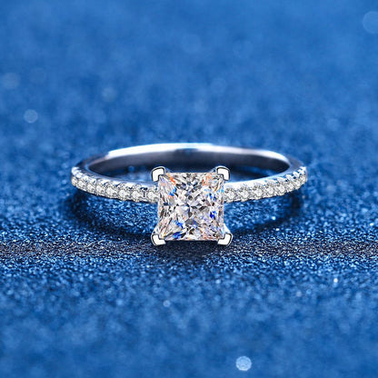 Prinzessin-Schliff Zirkonia Ring mit Pavé-Fassung | 1ct Hauptstein in S925 Sterlingsilber mit Rhodium-Plattierung