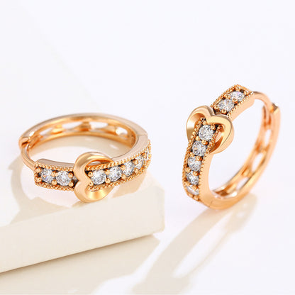 Romantische Herz-Ohrringe mit funkelnden Zirkonia | 18K Goldbeschichtung, 18mm Durchmesser