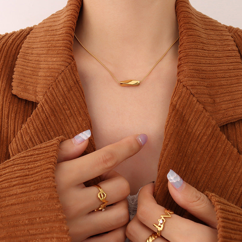 Minimalistische Twist-Halskette – 18K vergoldeter Edelstahl oder silberne Edelstahl-Optik