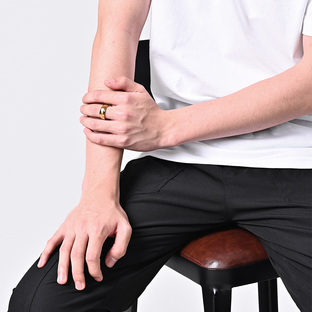 Schlichter Titanstahl Ring - Hochwertig glänzend in Schwarz & Stahlfarben - 18K Gold Beschichtung - Unisex Design - Edler Schmuck für Damen & Herren