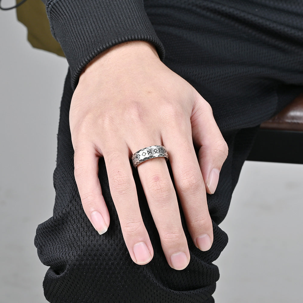 Wikinger Ring mit Runen - Titanstahl Herrenring im Vintage Design - Nordischer Männerschmuck - Keltischer Symbolring