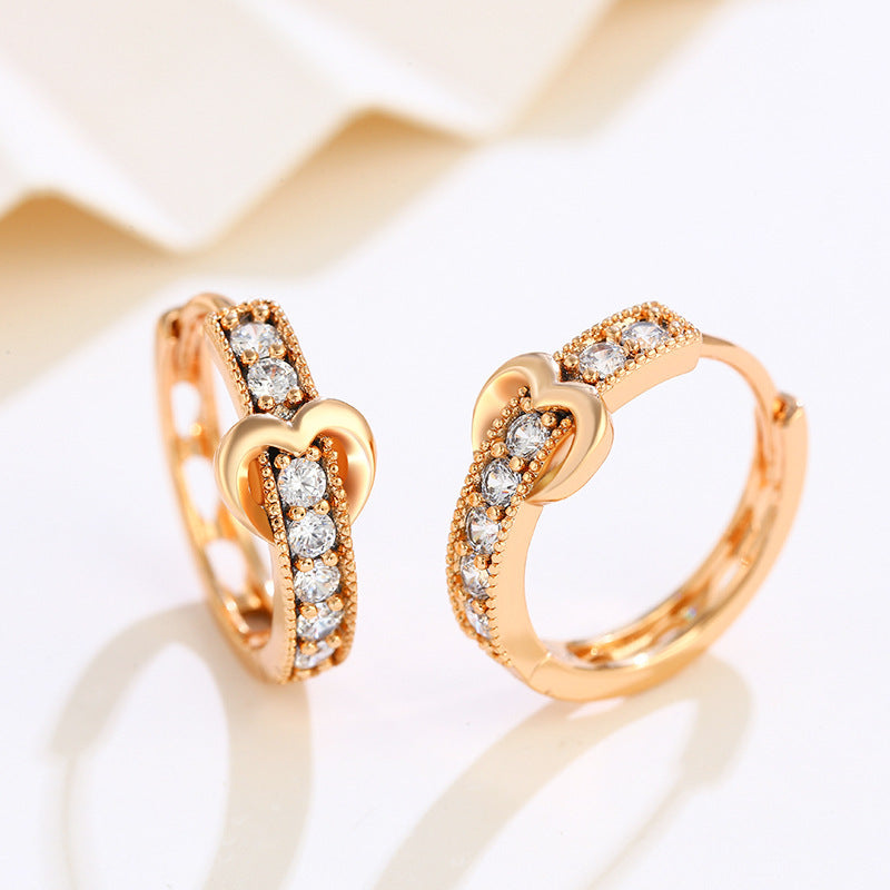 Romantische Herz-Ohrringe mit funkelnden Zirkonia | 18K Goldbeschichtung, 18mm Durchmesser