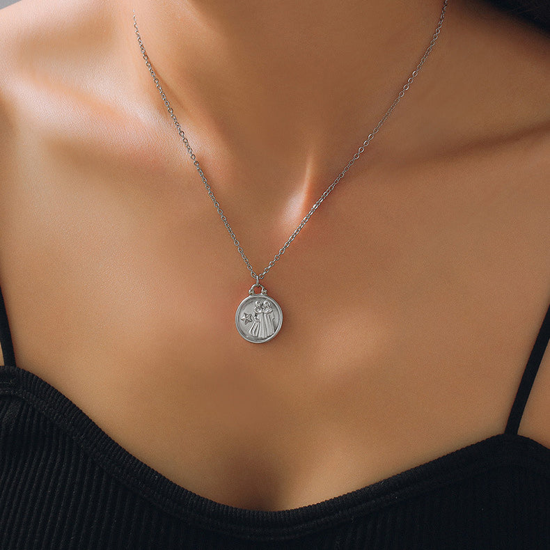 Edles Sternzeichen-Medaillon mit Relief – zeitloser Unisex-Kettenklassiker