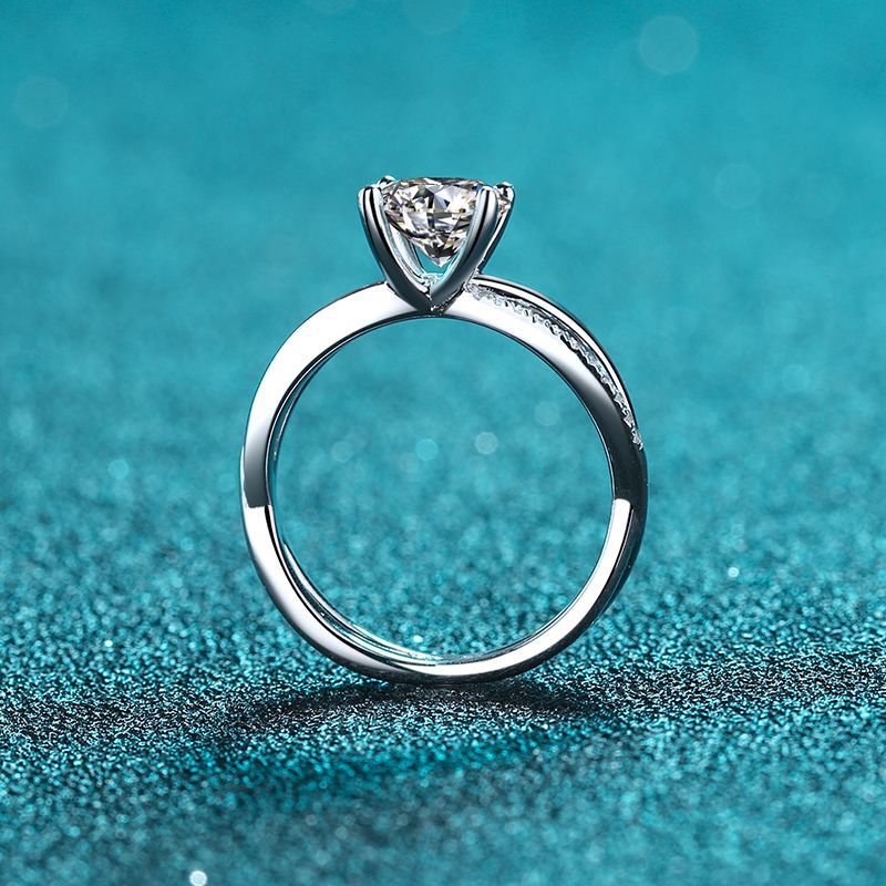 Vierkrallen Zirkonia Ring (1ct) mit verschlungenem Kabelband – 925er Sterlingsilber rhodiniert