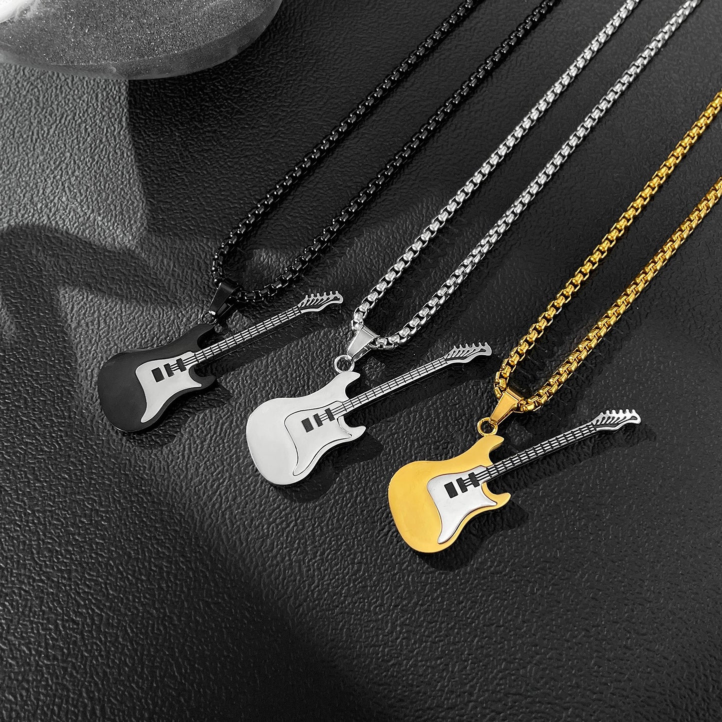 Hip-Hop Gitarren-Anhänger Straßenstyle – Klassisches Titan-Halsband für Männer