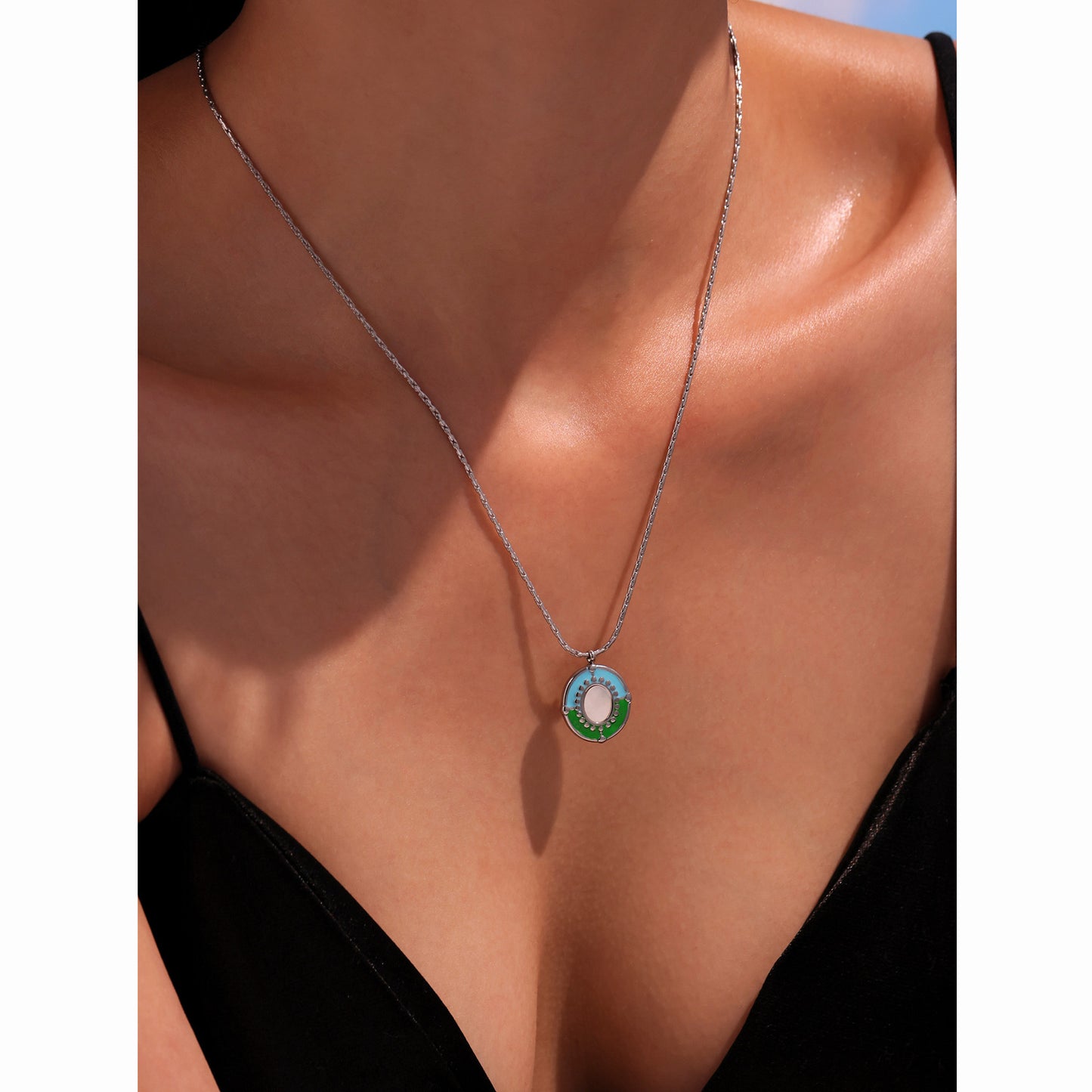 Natürliche Muschelkette mit Lackfinish – Edelstahl in silberner Optik