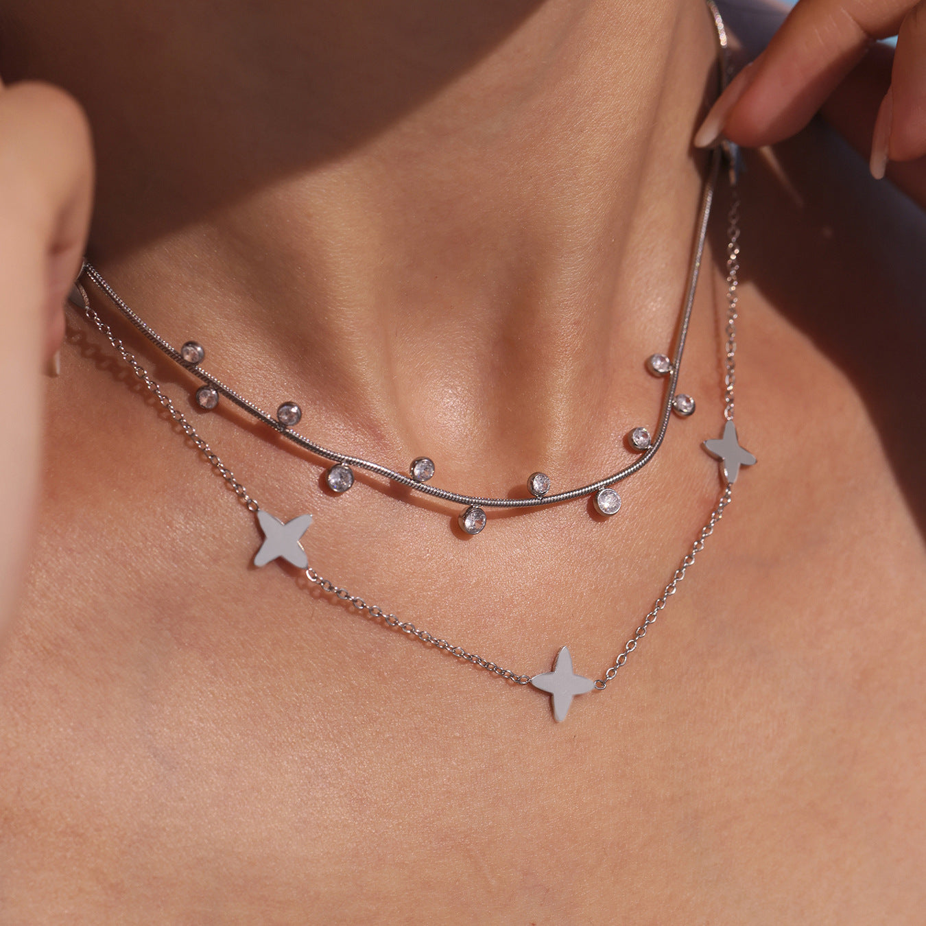 Glücksklee-Anhängerkette mit Zirkonia & Perlen – 18K vergoldeter Edelstahl oder Silberoptik für stylisches Layering