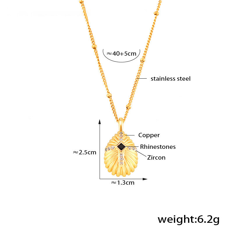 Muscheltextur-Kreuzanhänger mit Zirkonia | Edelstahlkette in 18K Gold oder Hochglanz-Silberoptik