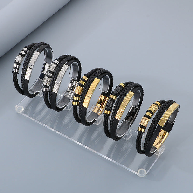 Herren-Armband aus Titanstahl - Mehrlagiges Ledergeflecht mit gebogenem Edelstahlblech und Magnetverschluss