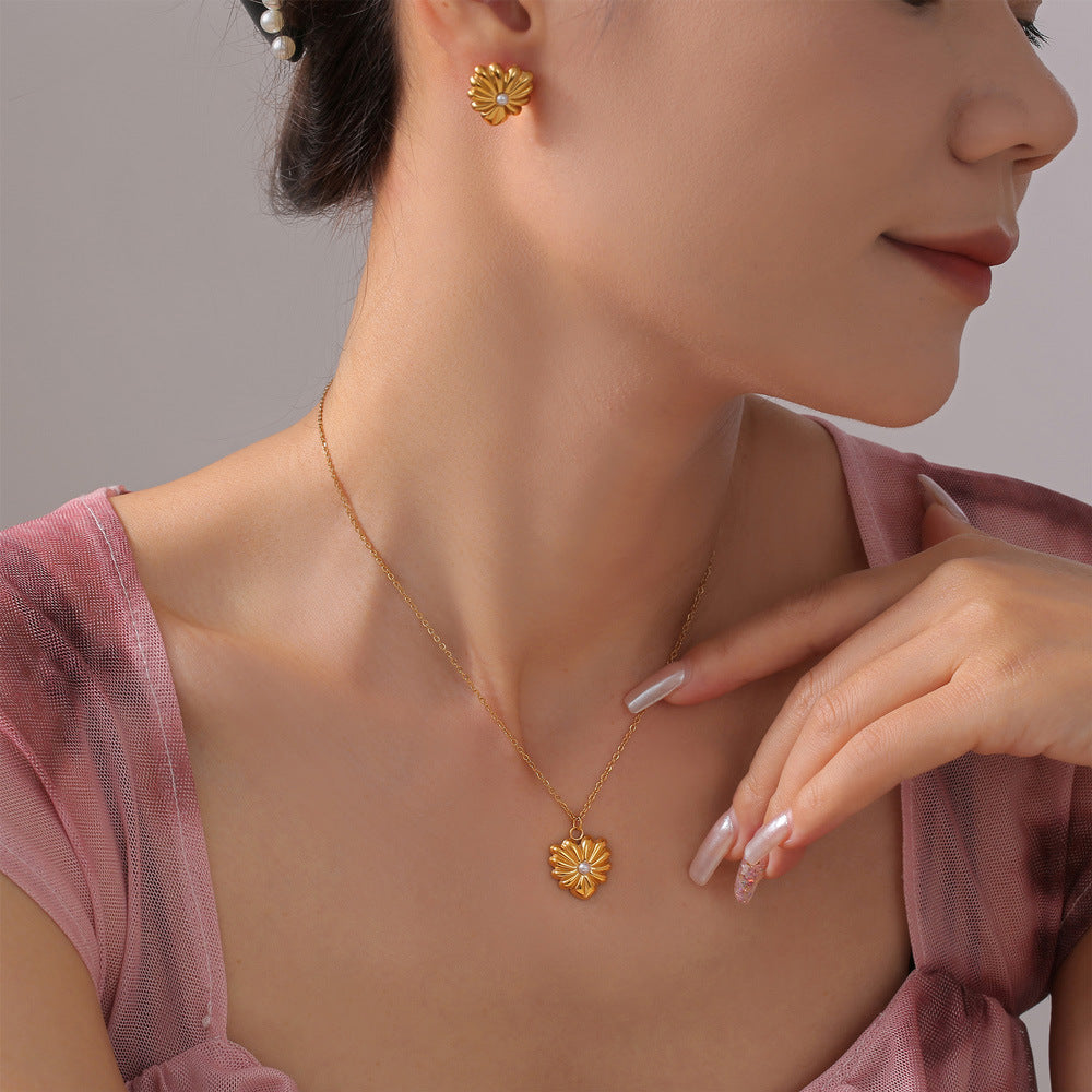 Retro Blumen-Ohrstecker & Kette | Edelstahl mit 18K Goldbeschichtung oder Hochglanz-Silberoptik - Zeitlos elegant