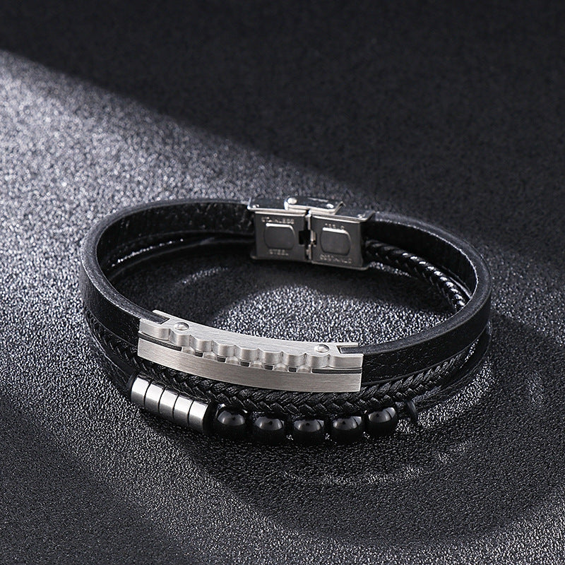 Mehrlagiges geflochtenes Lederarmband mit Edelstahl & geometrischen Perlen – Handgefertigter Unikatschmuck
