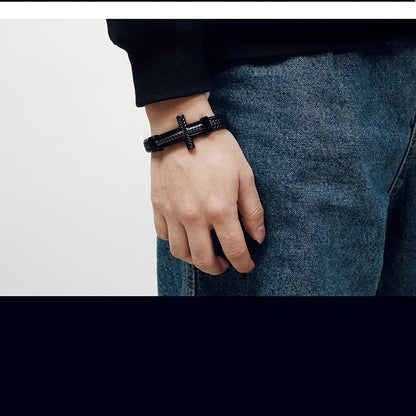 Herren Armband aus geflochtenem Leder mit Edelstahl-Kreuz – Robustes Männer-Armband