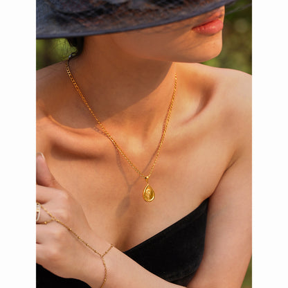 Blüten-Anhängerkette – Minimalistisches Design aus 18K vergoldetem Edelstahl oder silberner Edelstahl-Optik