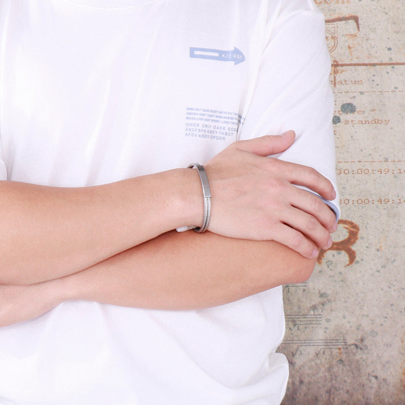 Offenes Herren-Armband aus Edelstahl – Geflochtenes Drahtseil mit Twisted-Look