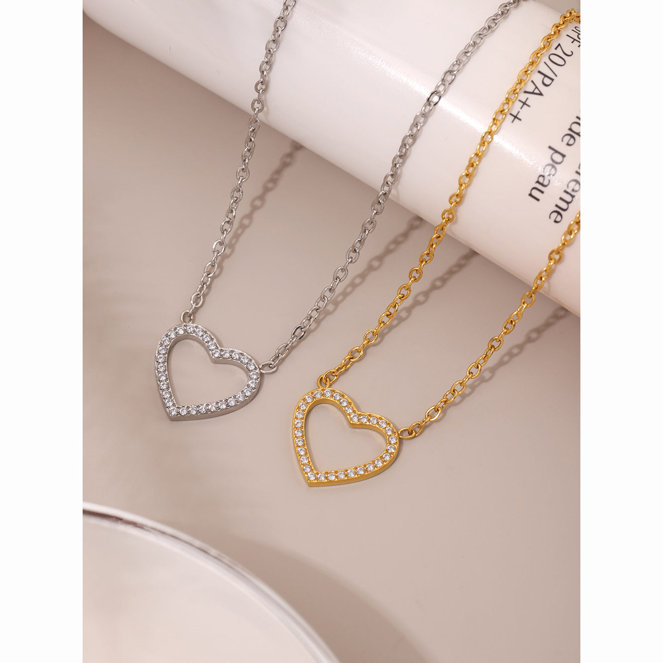 Doppelkette-Set: Herz-Anhänger mit Zirkonia & Kreuz-Kette mit Stahlperlen – 18K vergoldet oder silberner Edelstahl