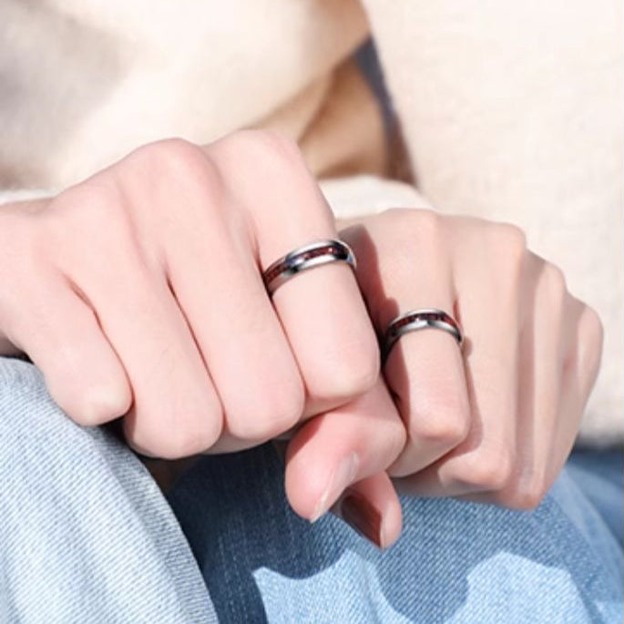 PIOWNN® Schlichter Wolframkarbid Ring mit Holzoptik - 4-6-8mm Unisex Partnerringe